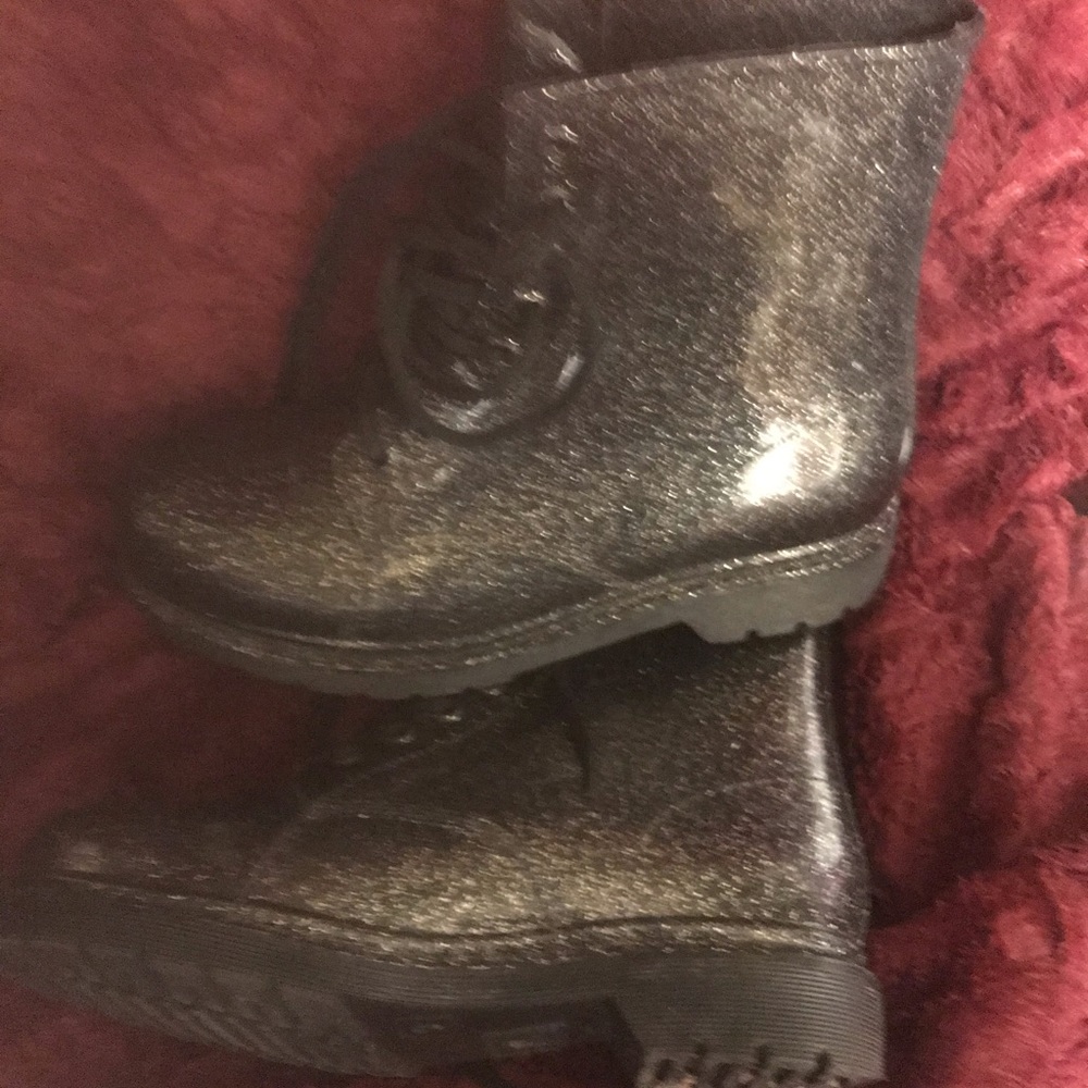 Women’s glitter boots